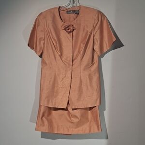 Liz Claiborne Vintage‎ Suit. Skirt/Jacket. Size 10 Petite